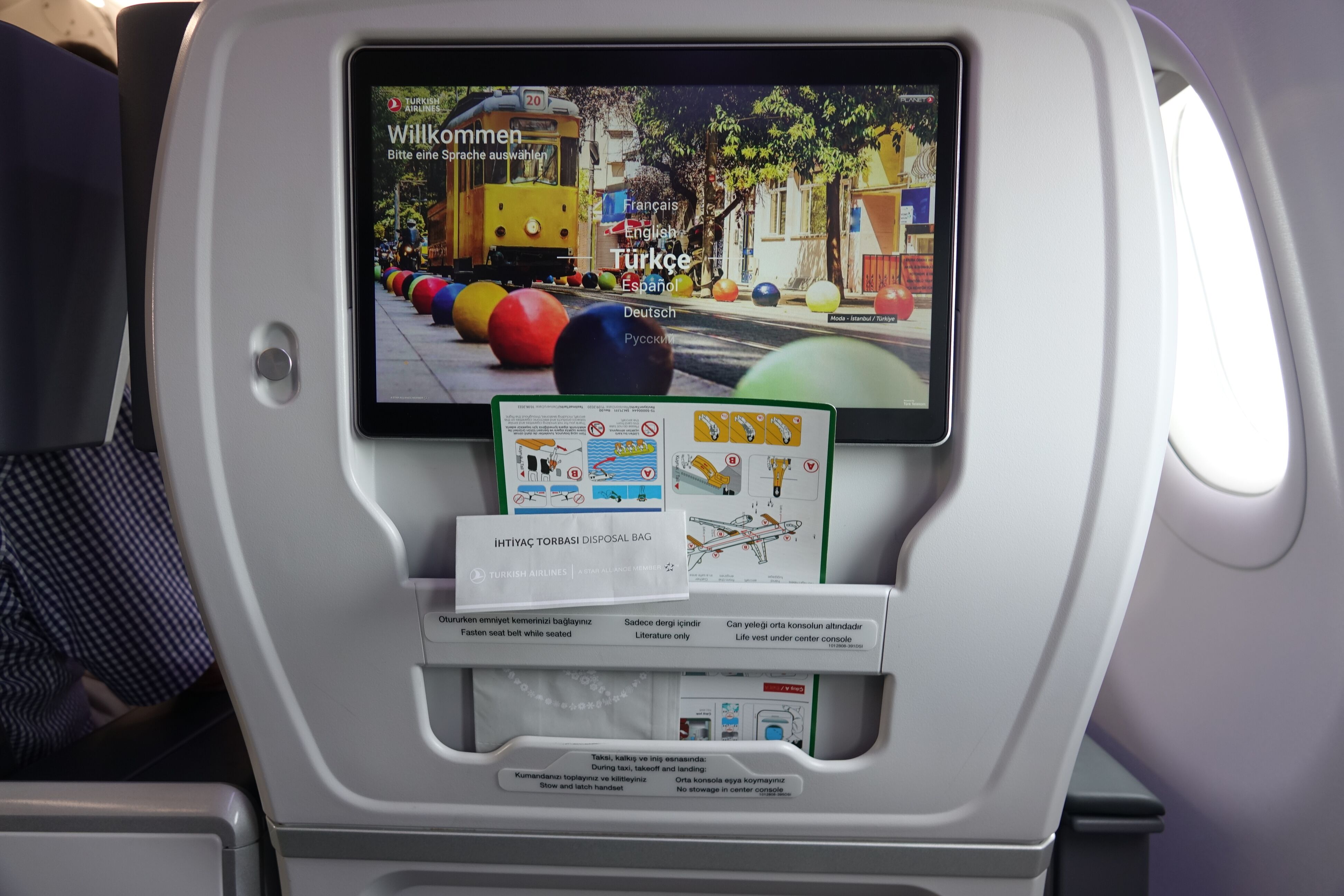 turkish airlines electronic cigarette Review: Turkish Airlines A321neo Business Class (LGW-IST)