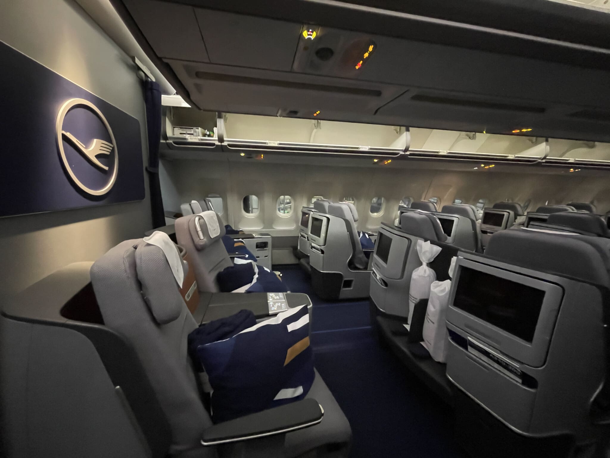 Review: Lufthansa A340 Business Class (HKG-FRA) - The Alviator