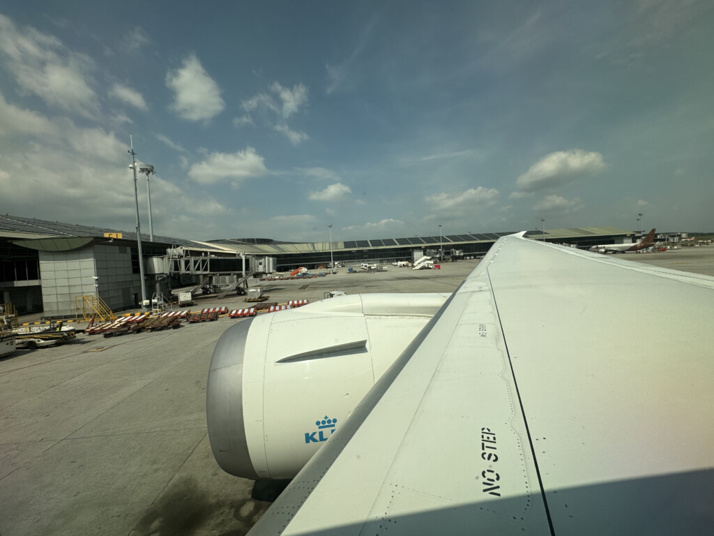 an airplane wing on a runway