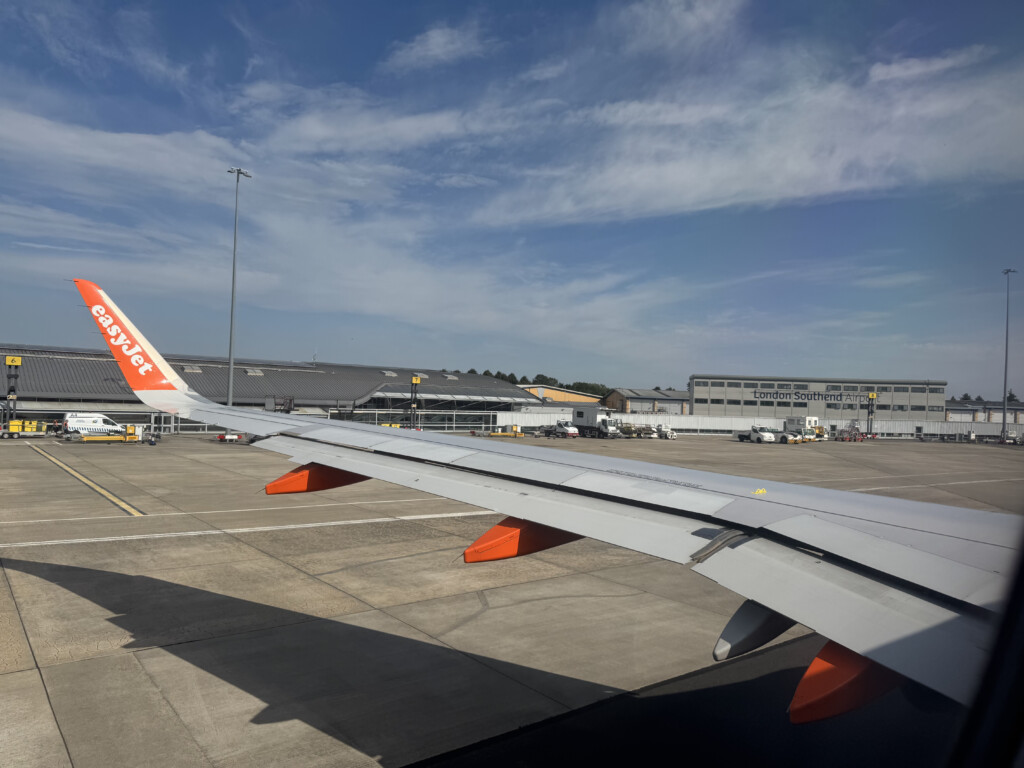 an airplane wing on a runway
