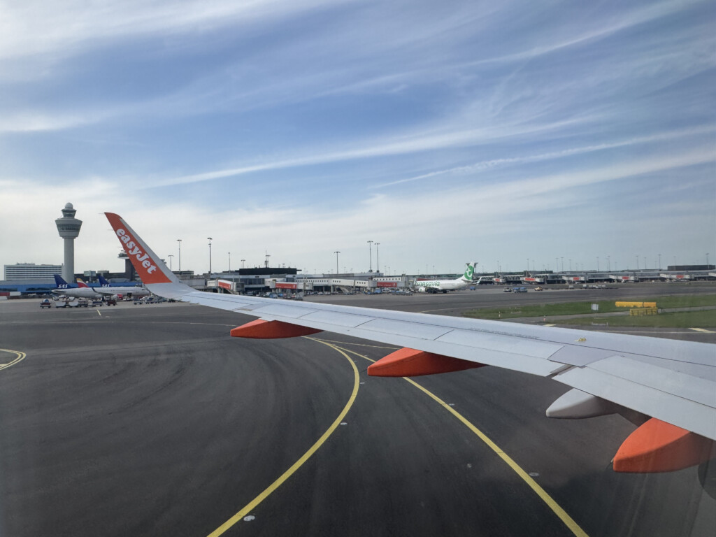 an airplane wing on a runway