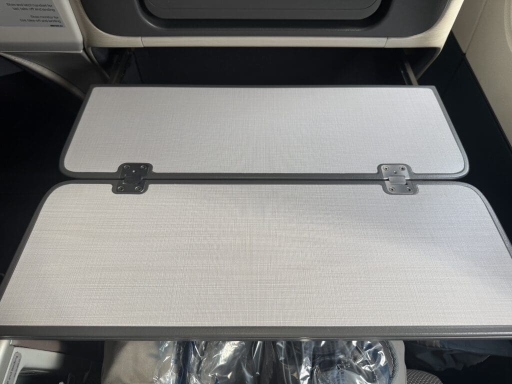 a white rectangular object with black corners