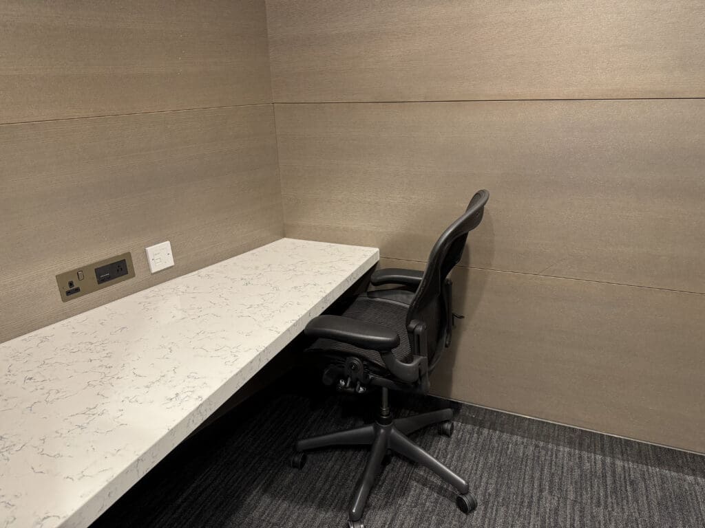 a chair and a desk in a room